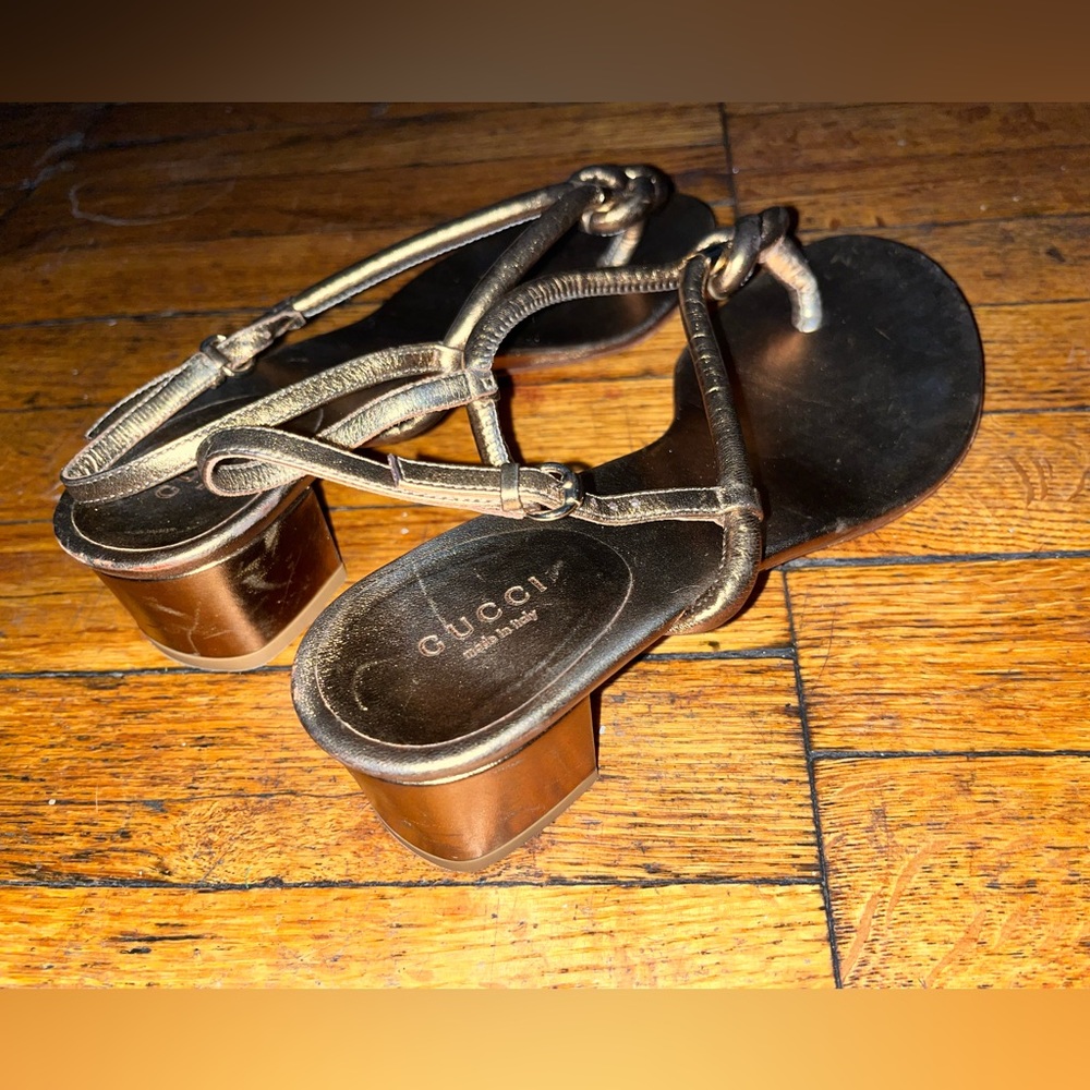 Gold sling back GUCCI sandals 👡 - Picture 9 of 10